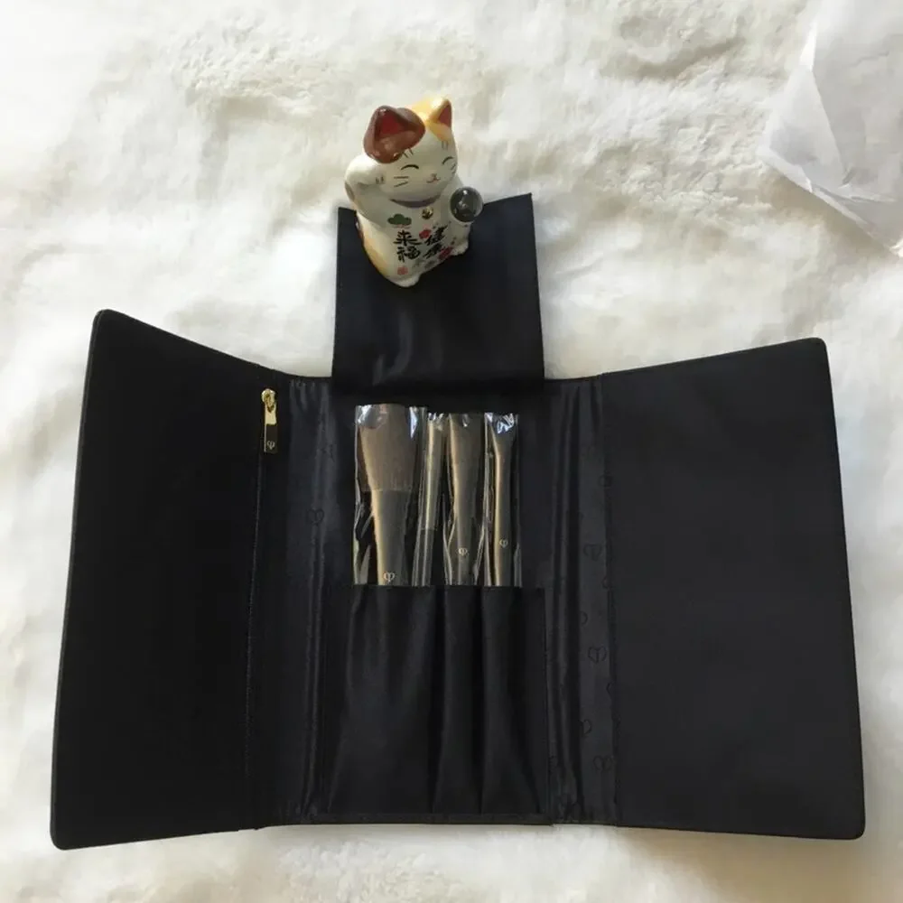 Cle de Peau Exclusive Makeup Brush Set